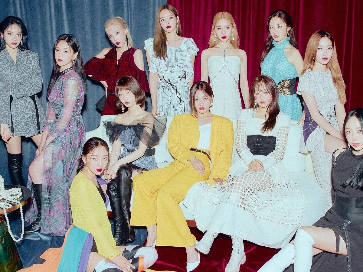 LOONA unveil Japanese debut 'HULA HOOP / StarSeed ~ Kakusei
